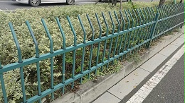 别再用铁栏杆割裂城市！市政道路花箱护栏才是公园绿道的正确打开方式