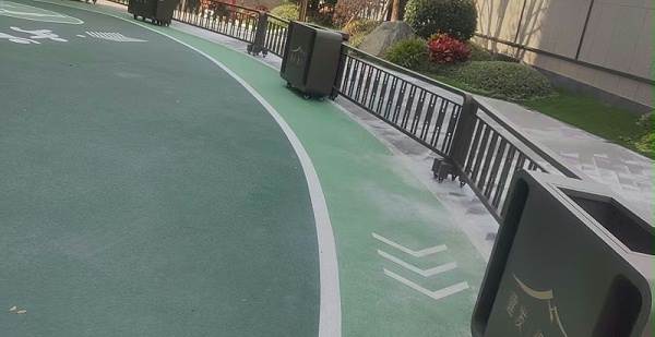 小区道路隔离