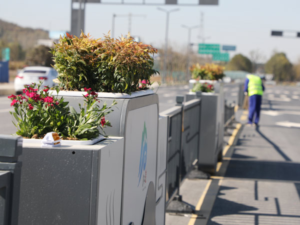 山水轻勾花箱护栏
