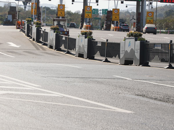 山水轻勾花箱护栏