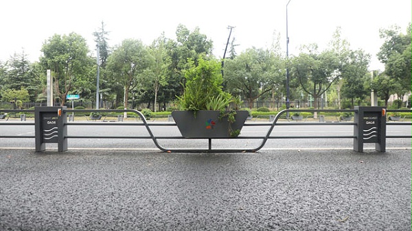 风生水起花箱护栏