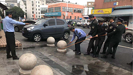 户外停车场人车隔离用模块化花箱护栏系统应用案例